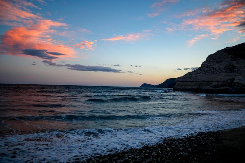 La Palmera. El Amanecer En El Parque Natural Agua Amarga  Exterior foto